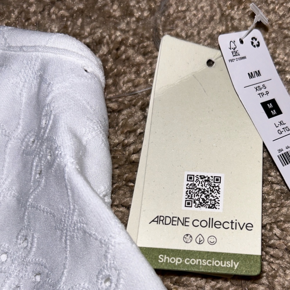 Ardene Rose + Vine White Eyelet Pajama Set - Picture 2 of 3